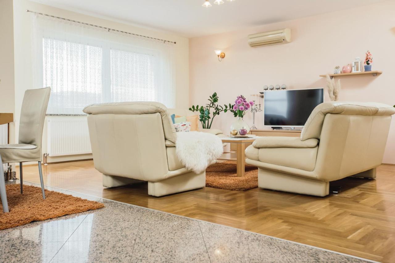 Luxury Leonarda On The River Vrljika Apartment Imotski