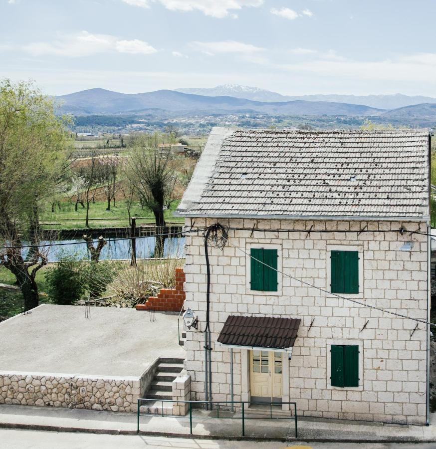 Luxury Leonarda On The River Vrljika Apartment